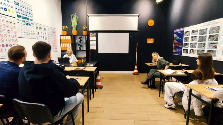 Sala szkoleniowa AMBER - kurs na prawo jazdy