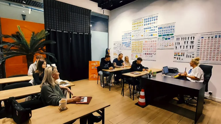 Sala szkoleniowa AMBER - kurs na prawo jazdy