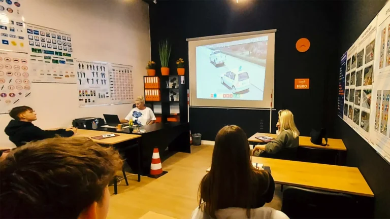 Sala szkoleniowa AMBER - kurs na prawo jazdy