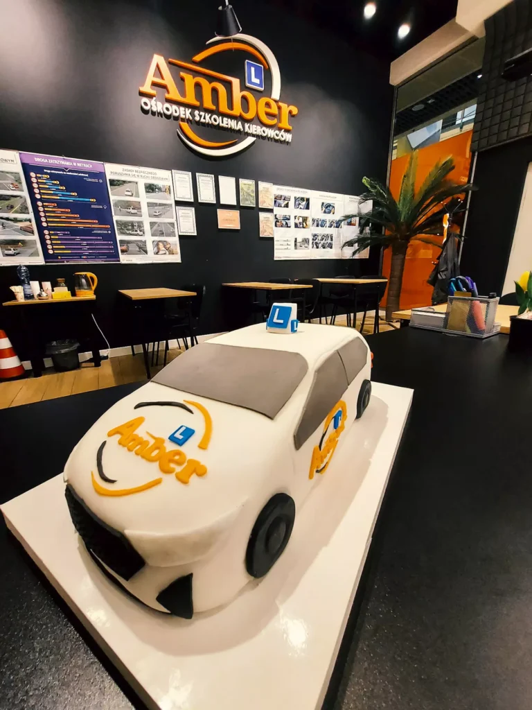 Paulina zrobiła dla nas pyszny i wspaniały tort