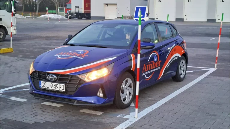 Plac manewrowy - kurs nauki jazdy